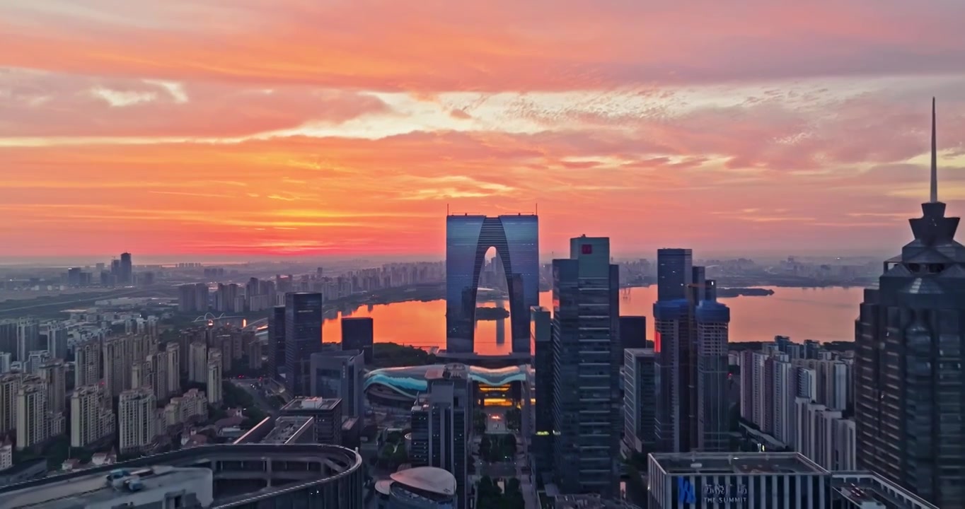 苏州金鸡湖景区日出，朝霞视频素材