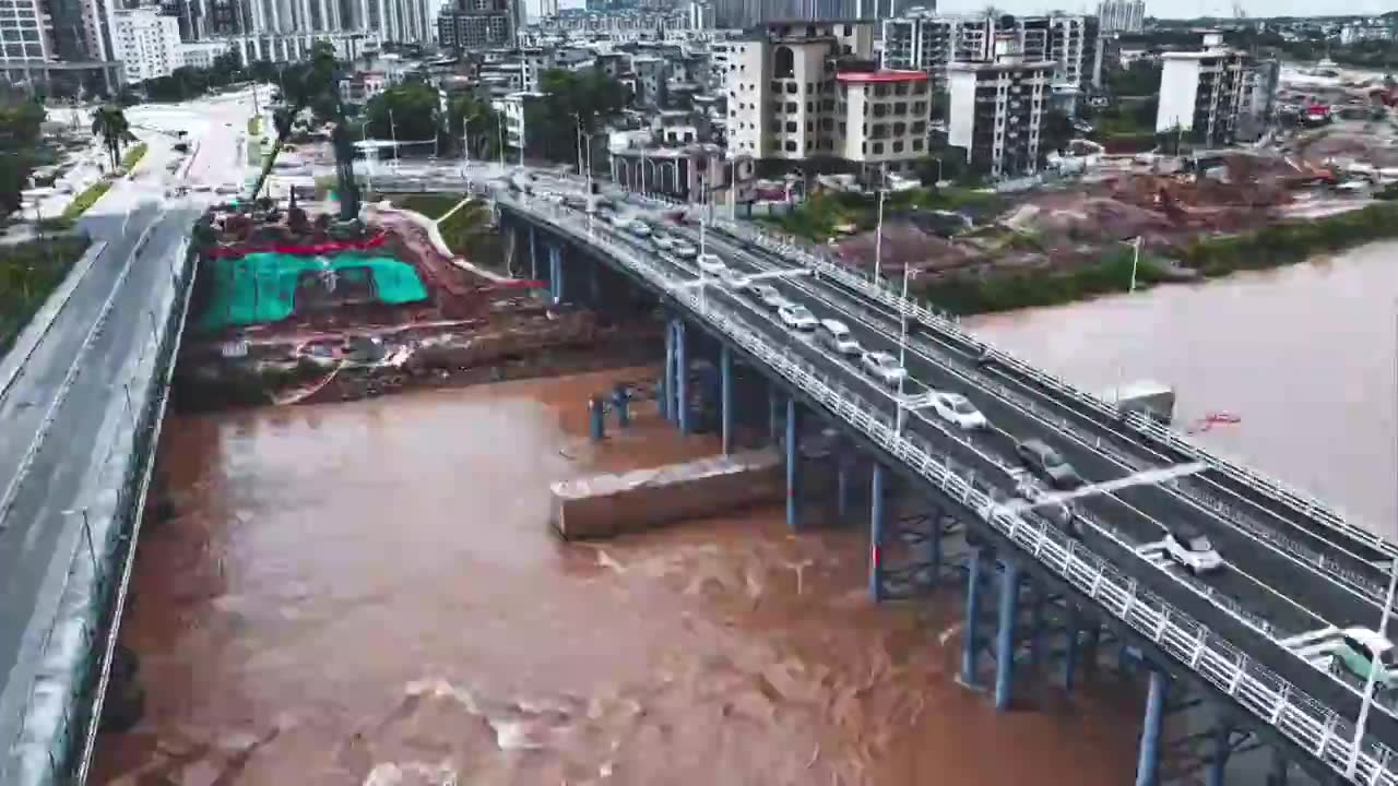 平陆运河三桥（金海湾大桥）保通桥通车视频素材