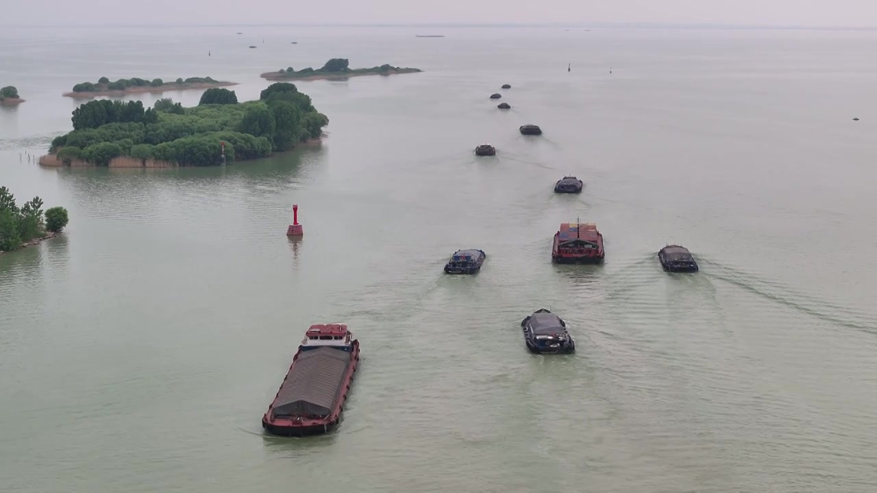 江苏洪泽湖水上运输视频素材