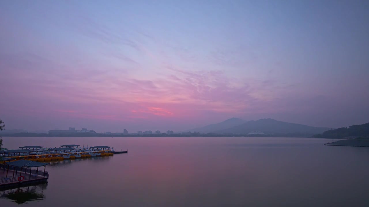 南京玄武湖大美朝霞视频素材