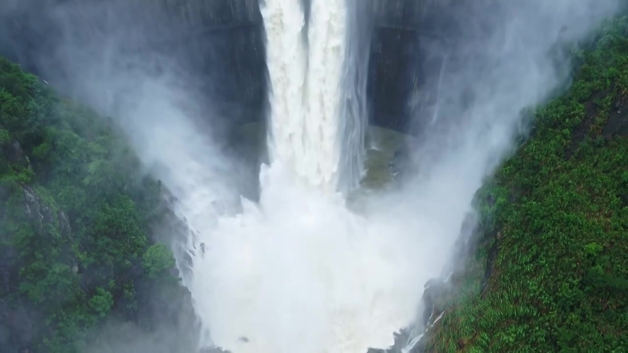 飞流直下三千尺视频素材