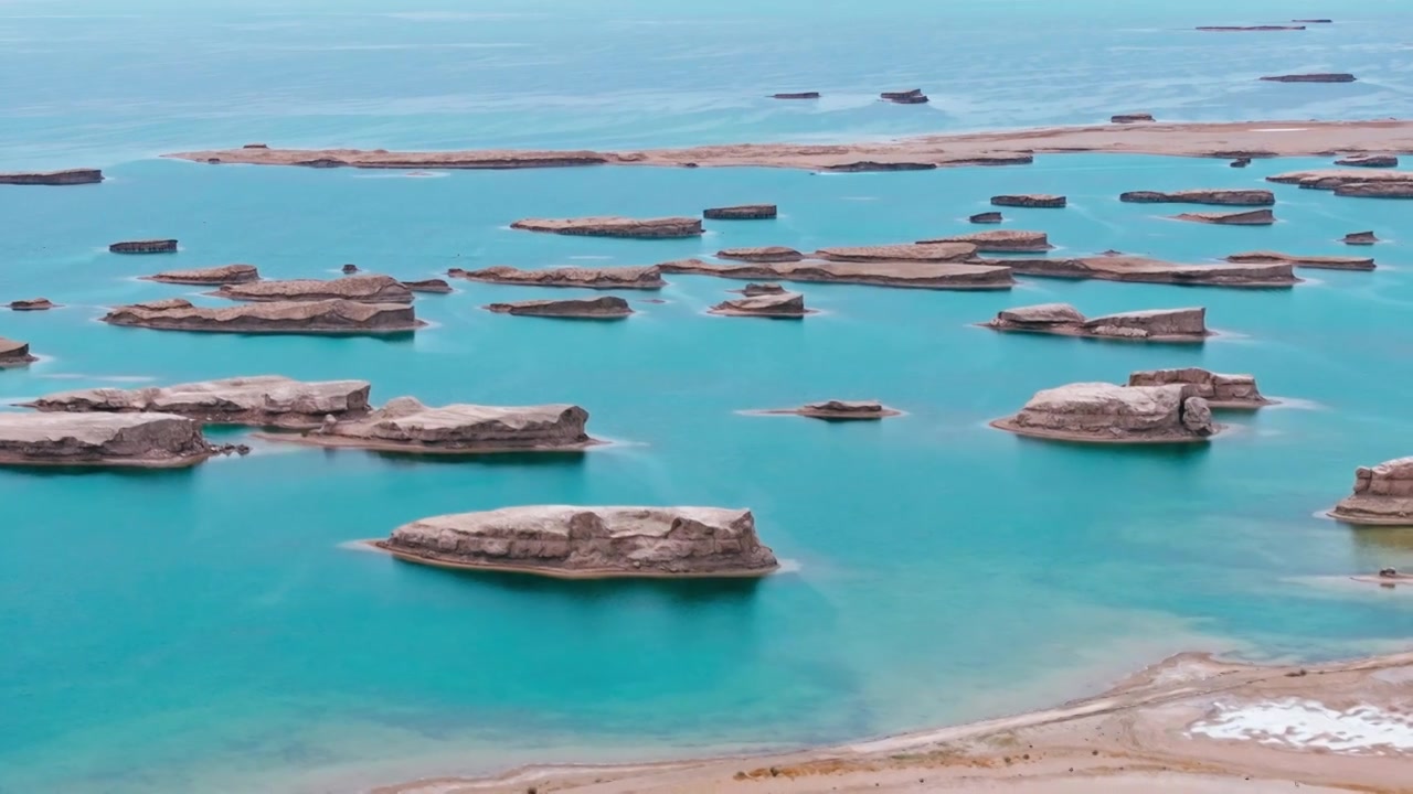 青海水上雅丹视频素材