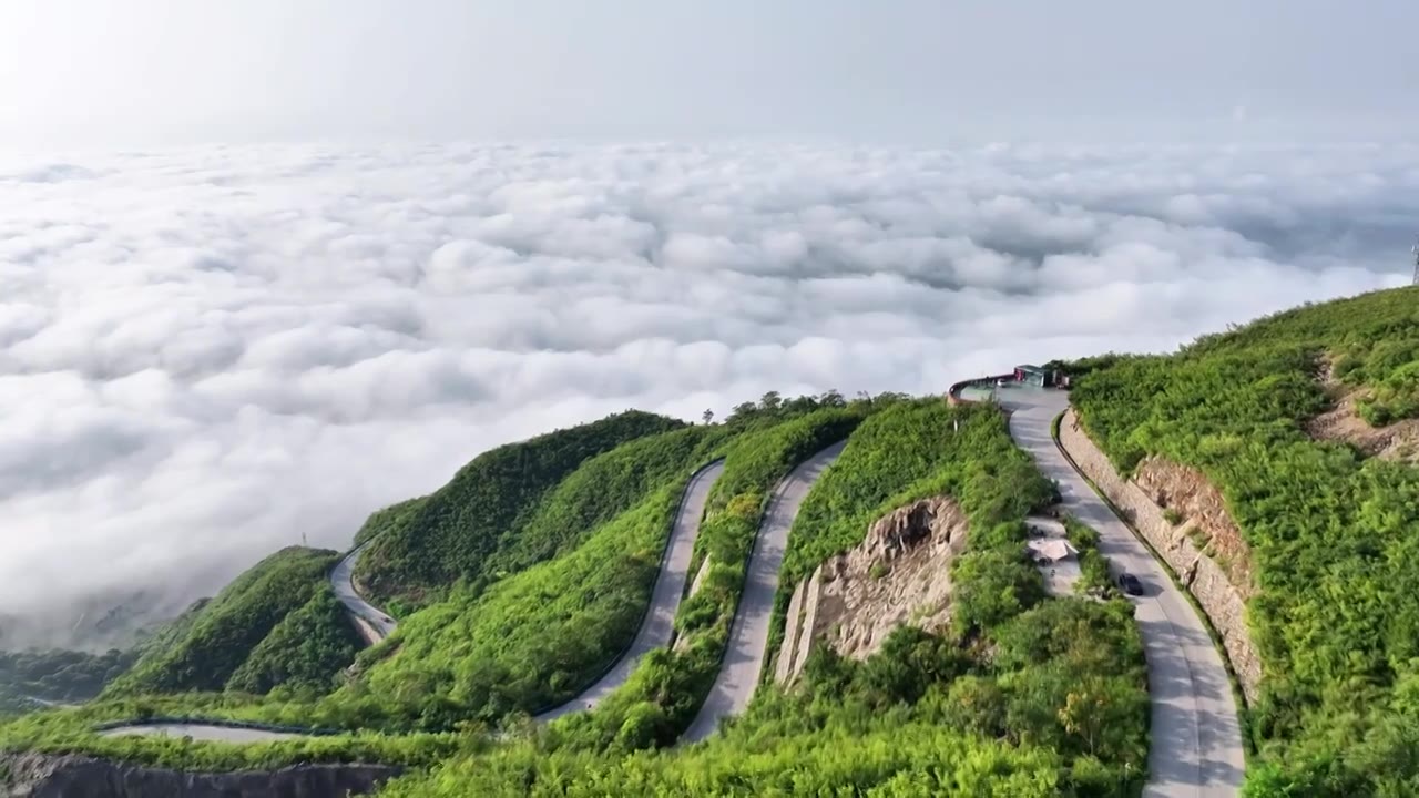 河南省辉县市薄壁镇南太行山区宝泉景区附近雨后日出云海奇观视频下载