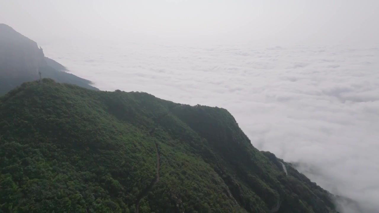 河南省辉县市薄壁镇南太行山区宝泉景区附近雨后日出云海奇观视频下载