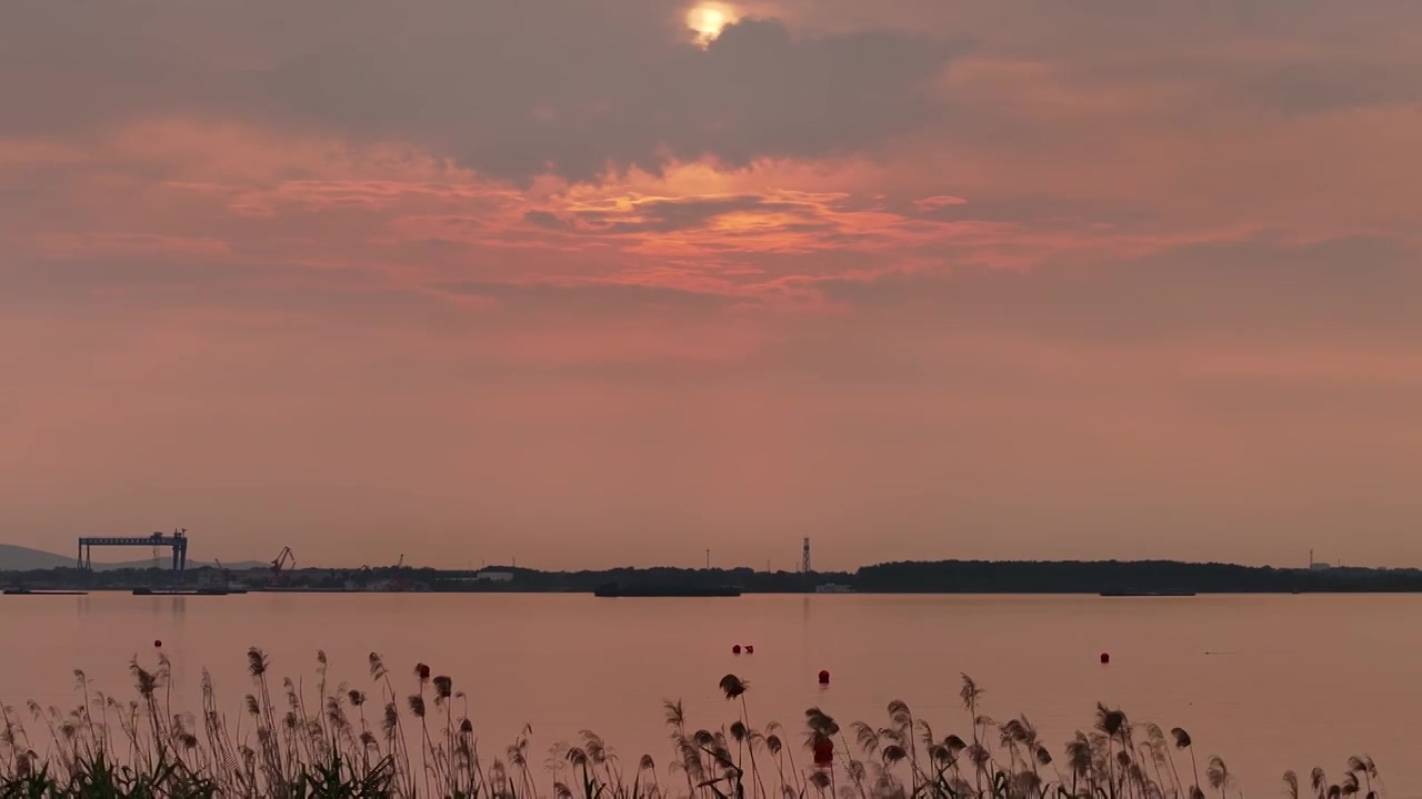 航拍南京长江夕阳视频下载