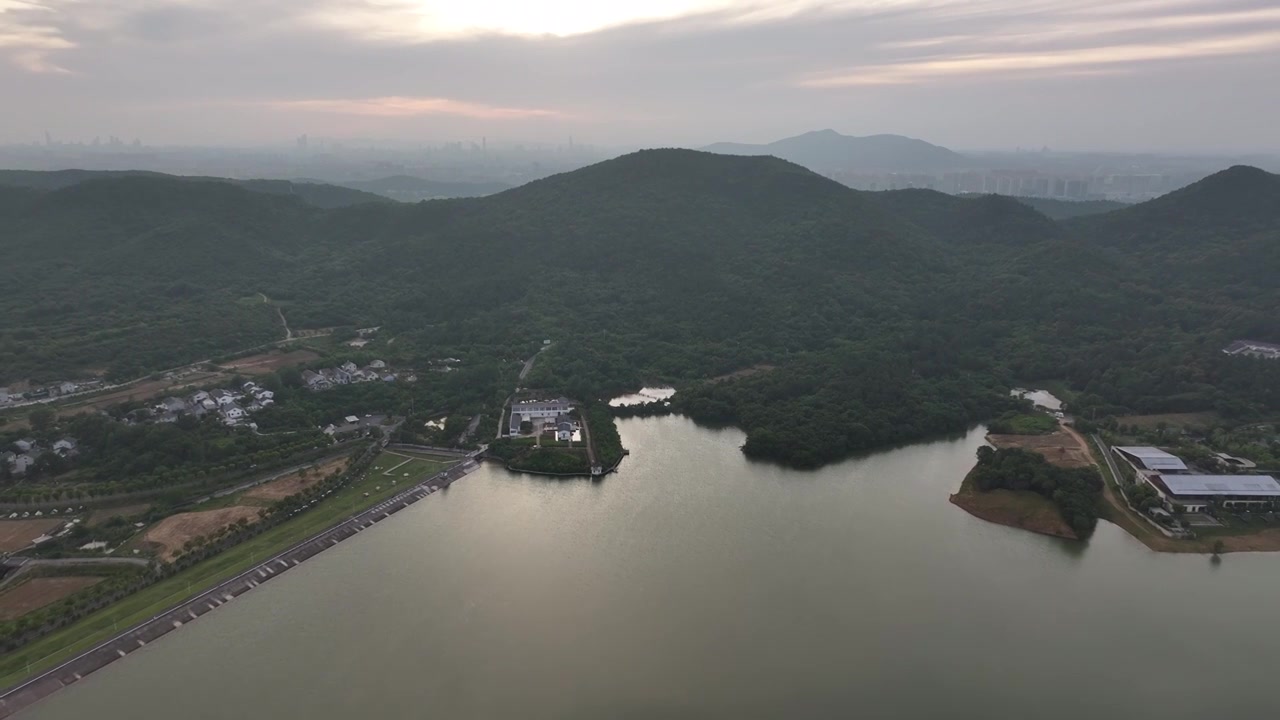 航拍南京横山水库夕阳视频下载