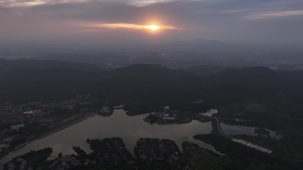 航拍南京横山水库夕阳视频素材