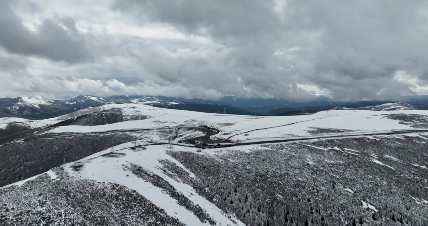 四川甘孜：川藏公路剪子湾雪山风光视频素材