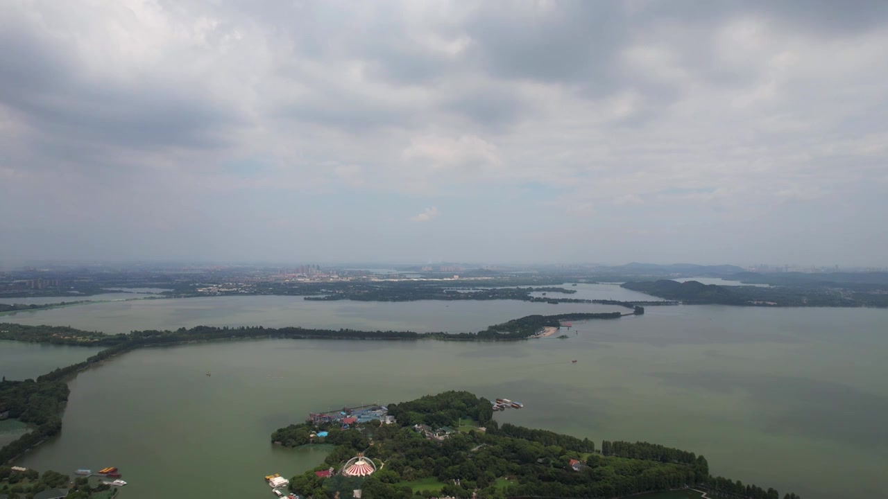 航拍武汉旅游5A级东湖绿道湖景自然风景视频素材