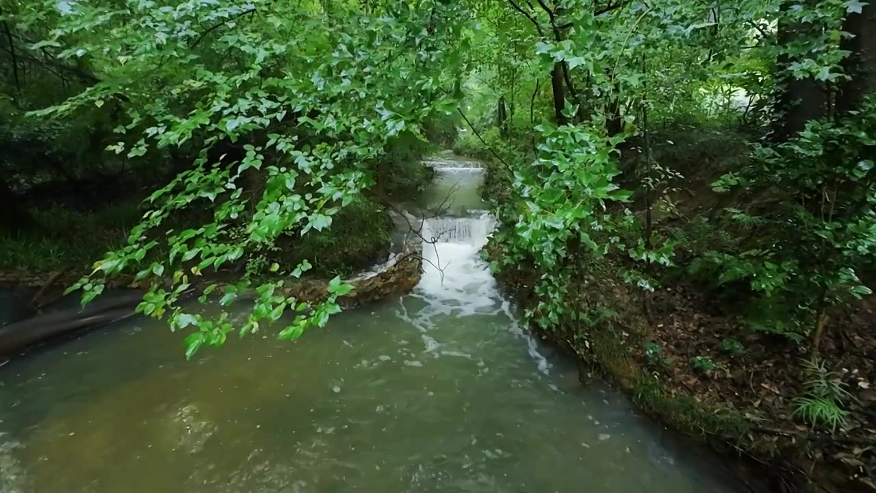 山间瀑布 生态 环境 流水 流动生态 低碳岩石击打拍打视频素材