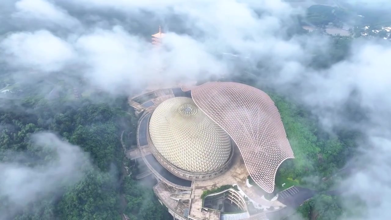 江苏南京江宁区牛首山景区晨雾，再现了金陵四十八景之牛首烟岚的美景视频素材