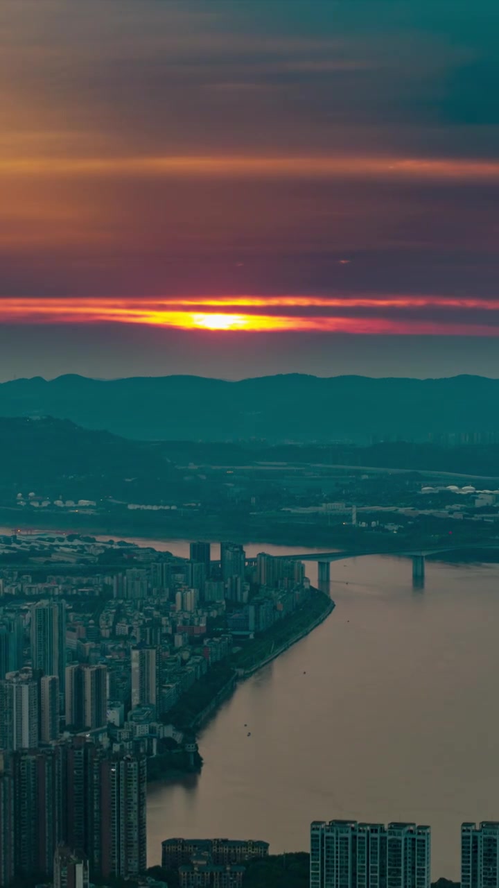 航拍重庆鱼洞长江日落都市风光视频素材