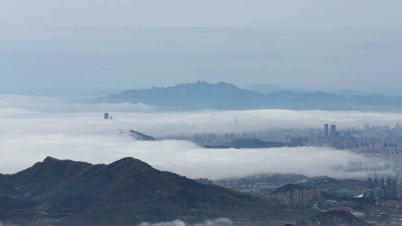 青岛崂山山顶平流雾海雾视频素材