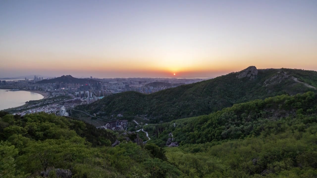 青岛午山拍崂山CBD的日落延时视频素材