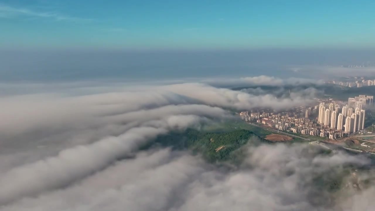 青岛西海岸的平流雾视频素材