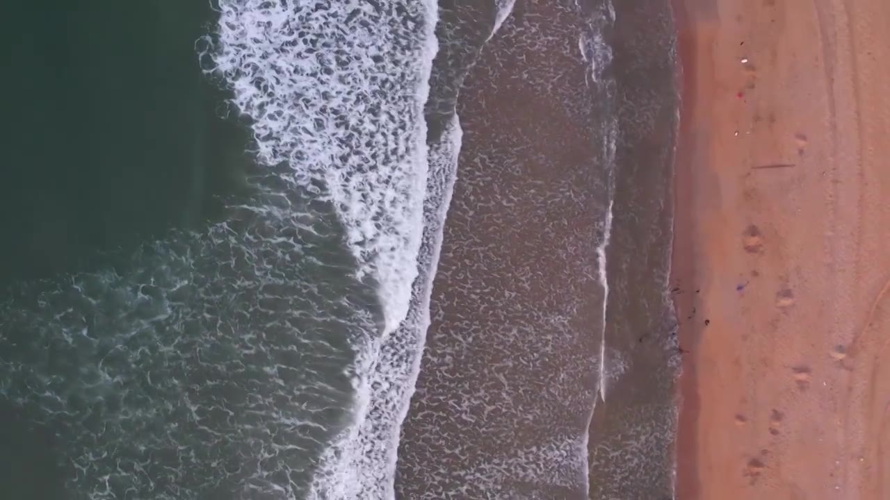 蓝色大海沙滩与浪花视频下载