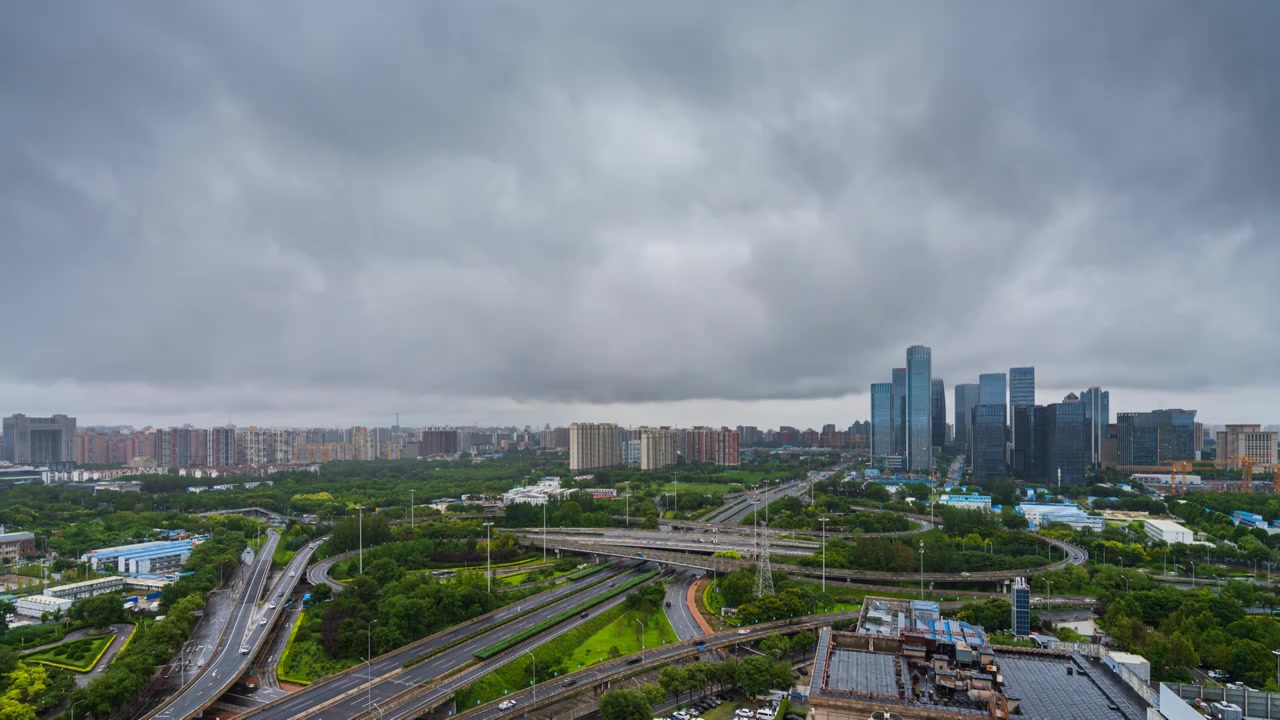 北京雨中的丽泽商务区8K延时视频素材