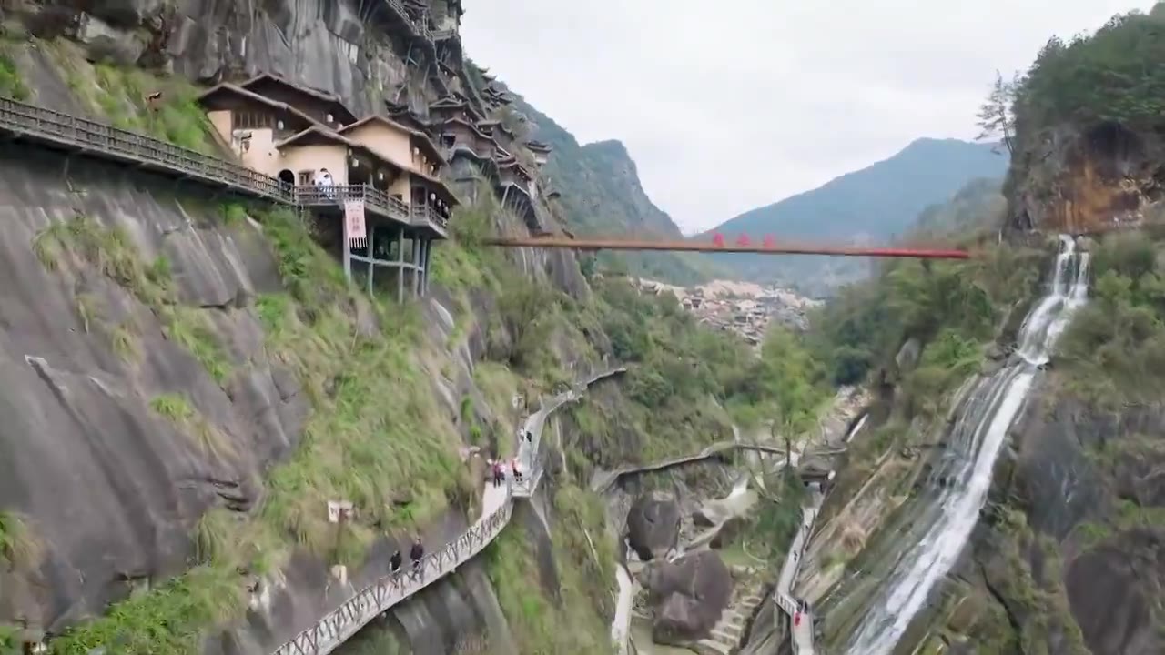 望仙谷，位于江西省上饶市广信区望仙乡望仙谷景区，属灵山山脉，位于灵山的东北面，距上饶市区50千米视频下载