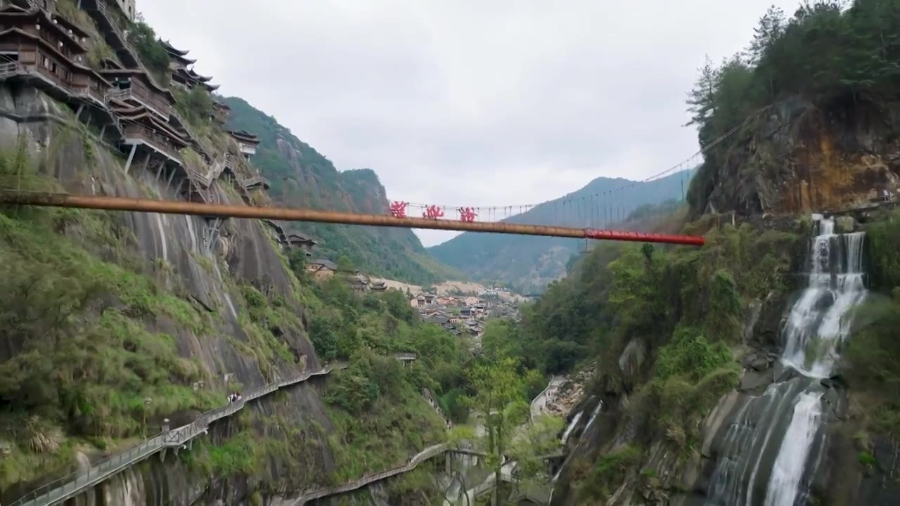 望仙谷，位于江西省上饶市广信区望仙乡望仙谷景区，属灵山山脉，位于灵山的东北面，距上饶市区50千米视频素材