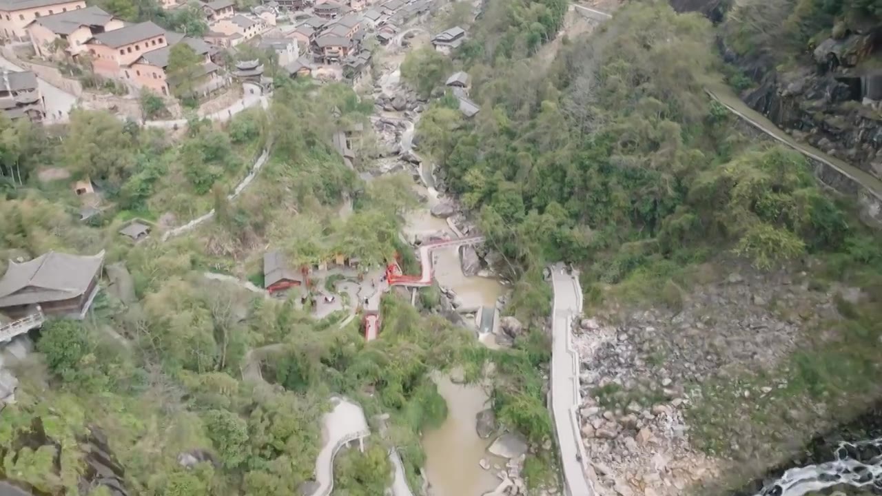 望仙谷，位于江西省上饶市广信区望仙乡望仙谷景区，属灵山山脉，位于灵山的东北面，距上饶市区50千米视频下载