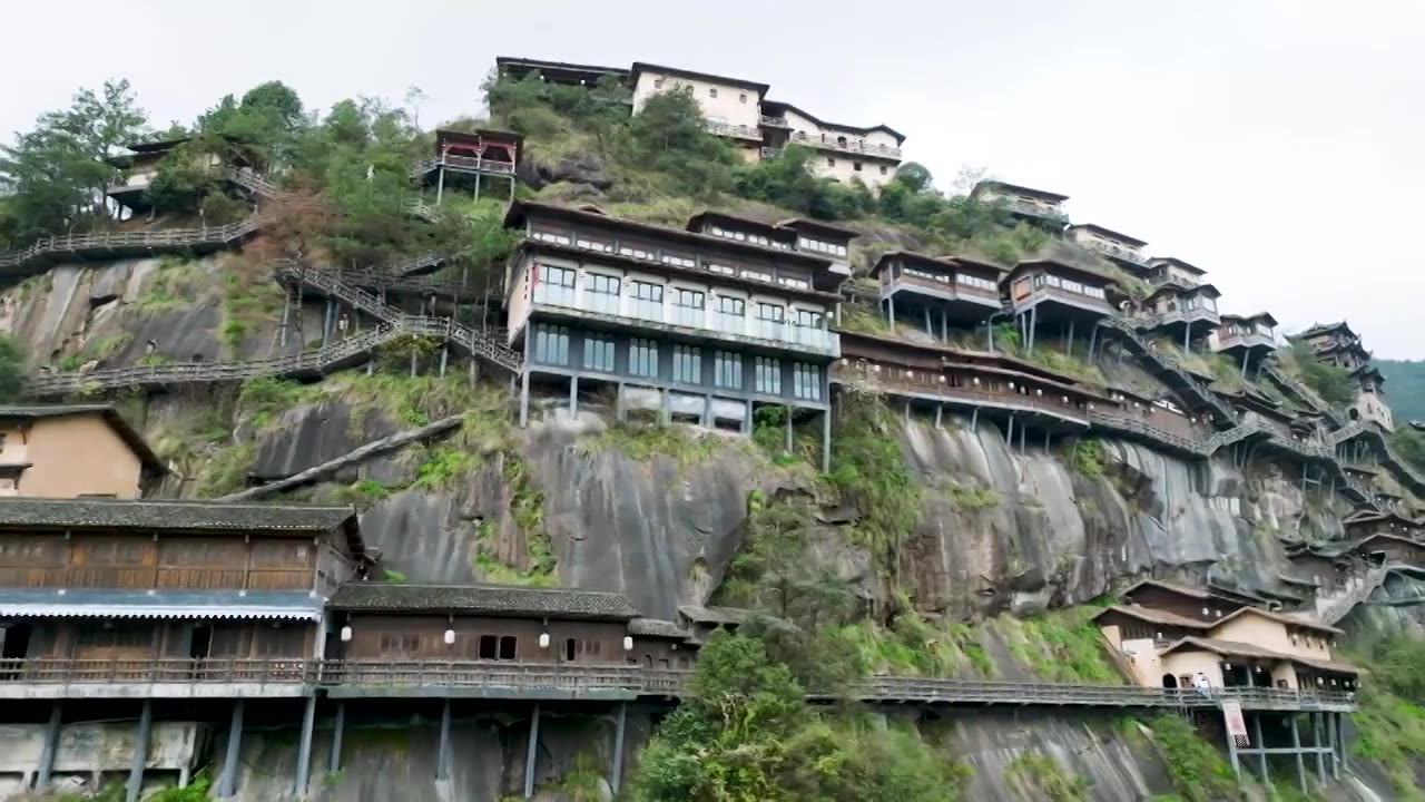 望仙谷，位于江西省上饶市广信区望仙乡望仙谷景区，属灵山山脉，位于灵山的东北面，距上饶市区50千米视频下载