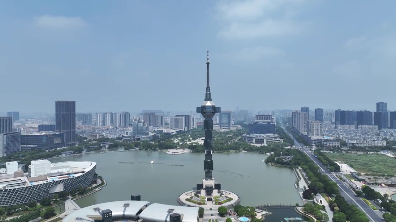 航拍江苏盐城聚龙湖电视塔城市风光视频素材