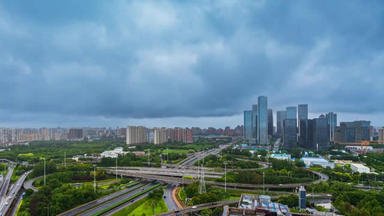 北京雨中的丽泽商务区8K延时视频素材