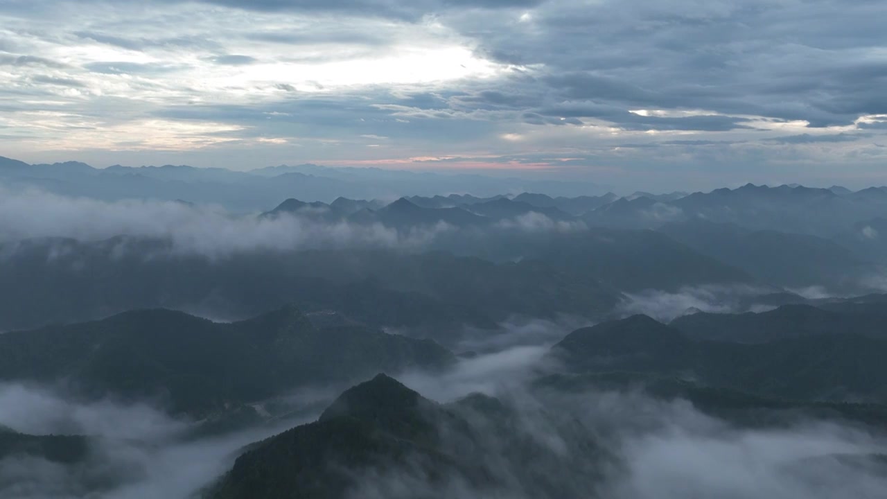 高山云雾风景延时视频素材