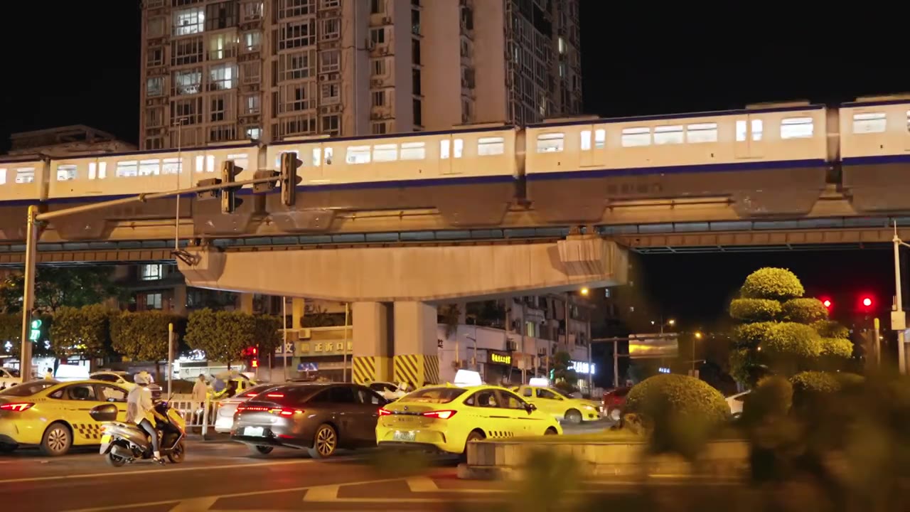 重庆鱼洞轻轨夜景都市延迟风光视频素材