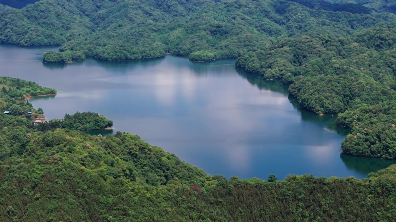 江西省乐平市翠萍湖水源地航拍风景视频素材