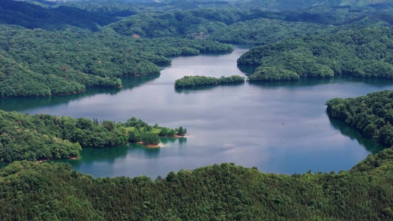 江西省乐平市翠萍湖水源地航拍风景视频素材