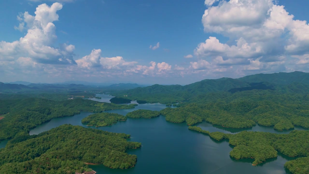 江西省乐平市翠萍湖水源地航拍风景视频素材