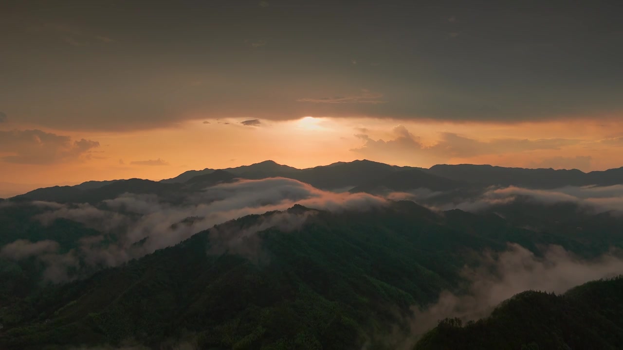 江西景德镇瑶里古镇日出风景航拍视频素材