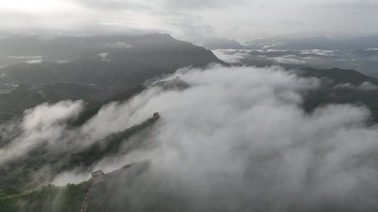 金山岭长城东段日出云海视频素材