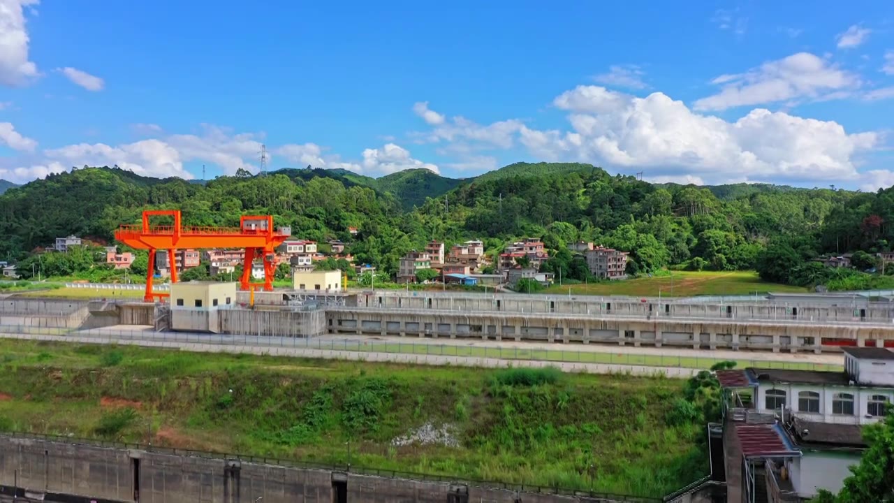 航拍横州市西津水利发电站视频素材