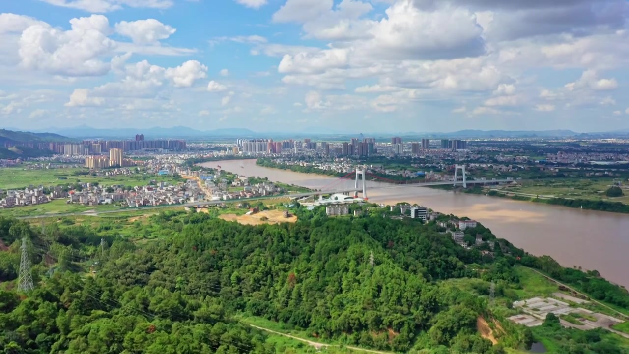 航拍横州大桥横县城市大景视频下载