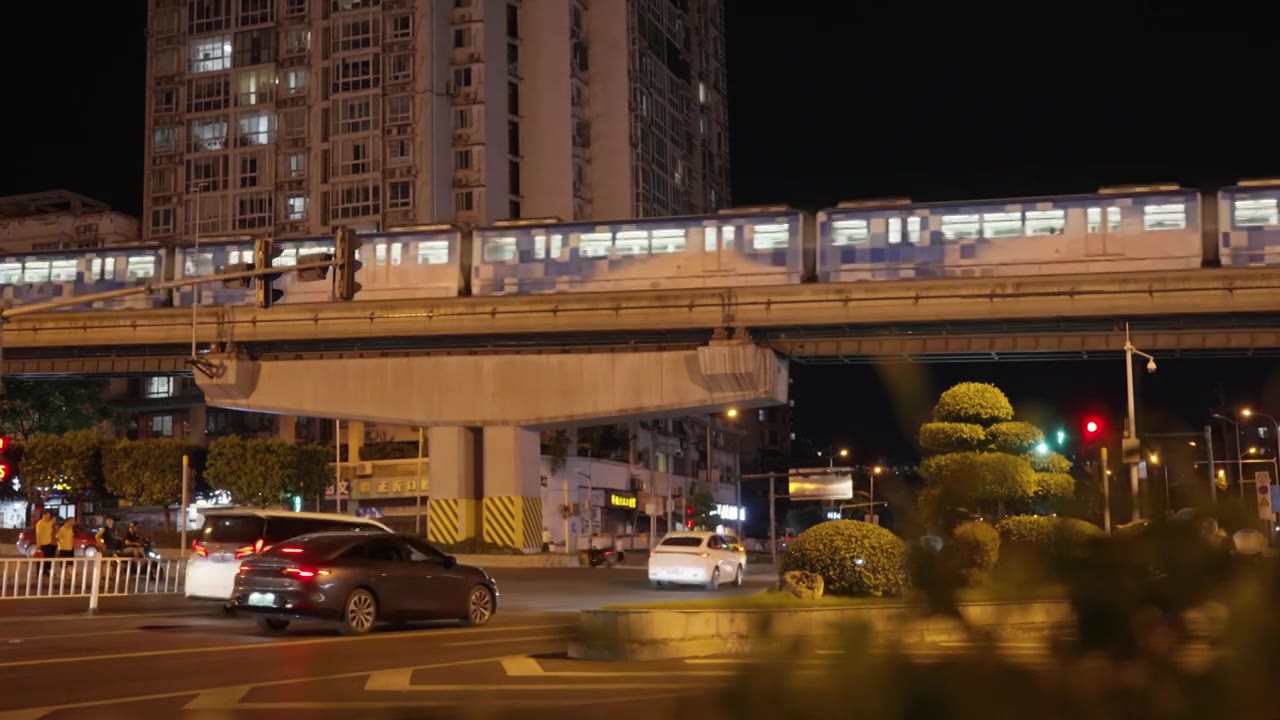 重庆鱼洞轻轨夜景都市延迟风光视频素材