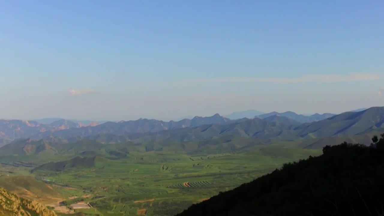 登高望远一览众山小视频下载