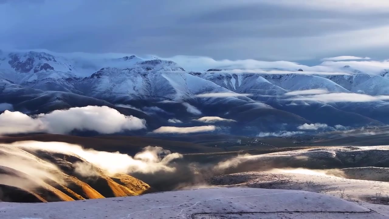 美丽川西甘孜县雪后日出视频下载