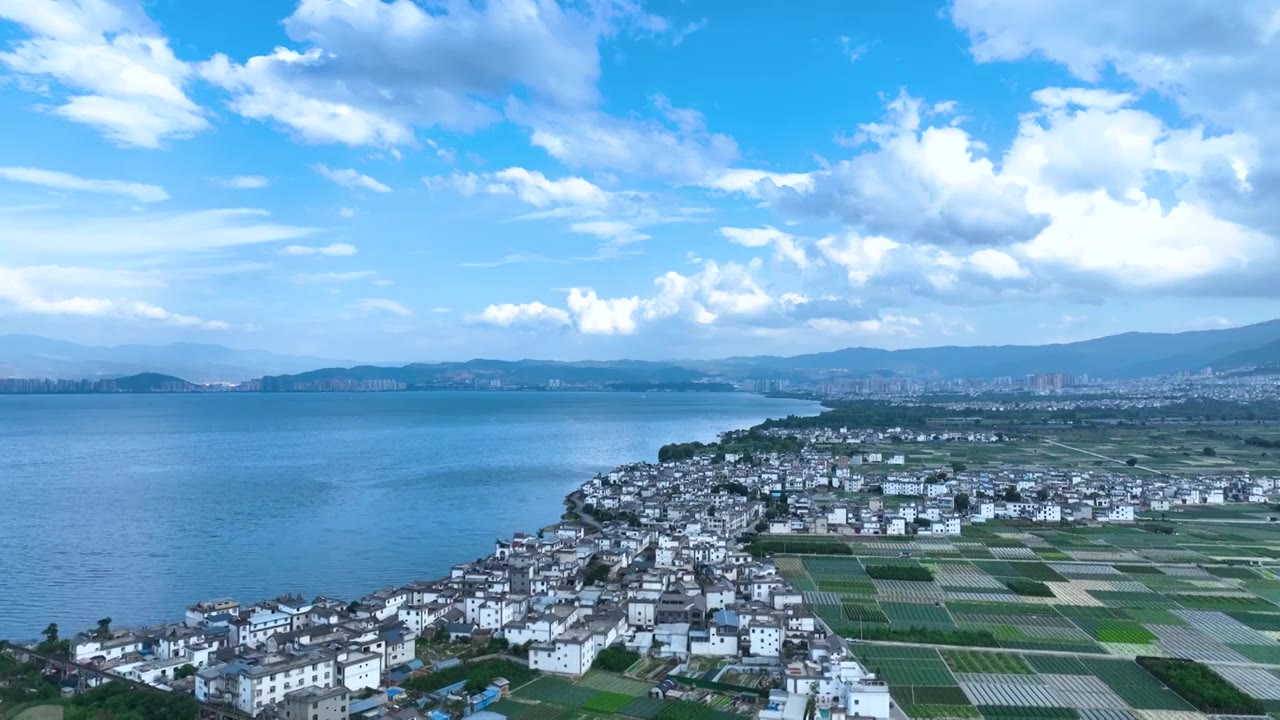 航拍云南旅游大理洱海乡村农业田园风景视频素材