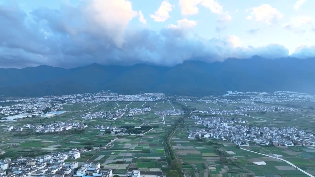 航拍云南旅游大理苍山农业农田田园风景视频素材