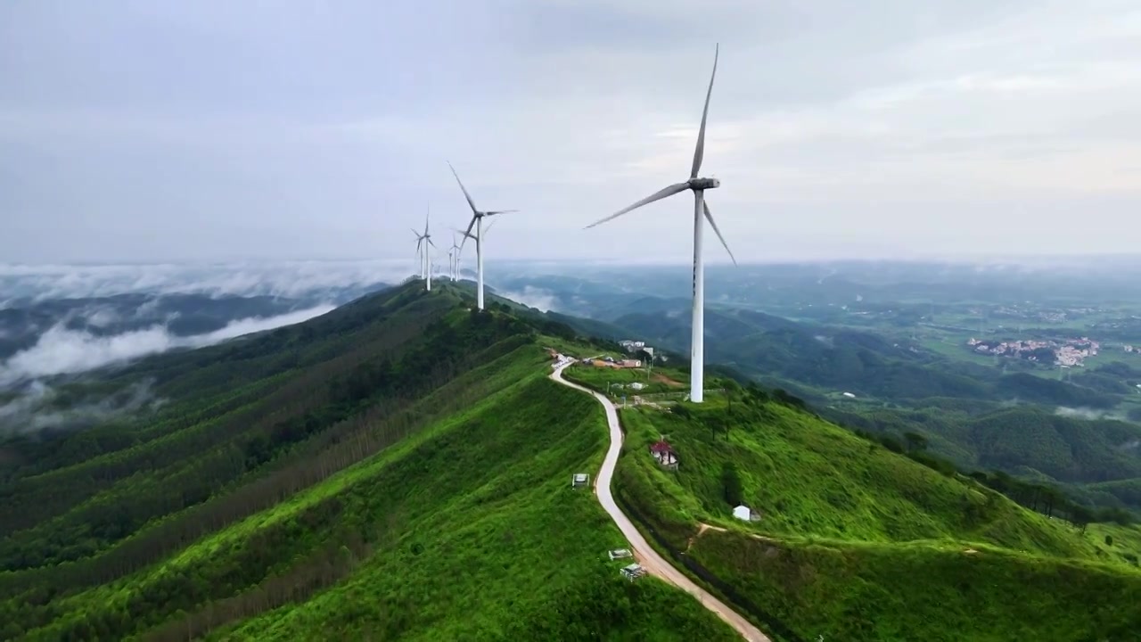 风力发电机风车清洁能源电力电网国家电网发电视频素材