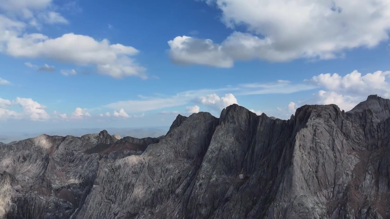 四川阿坝县莲宝叶则景区，自然山脉旅行航拍视频素材