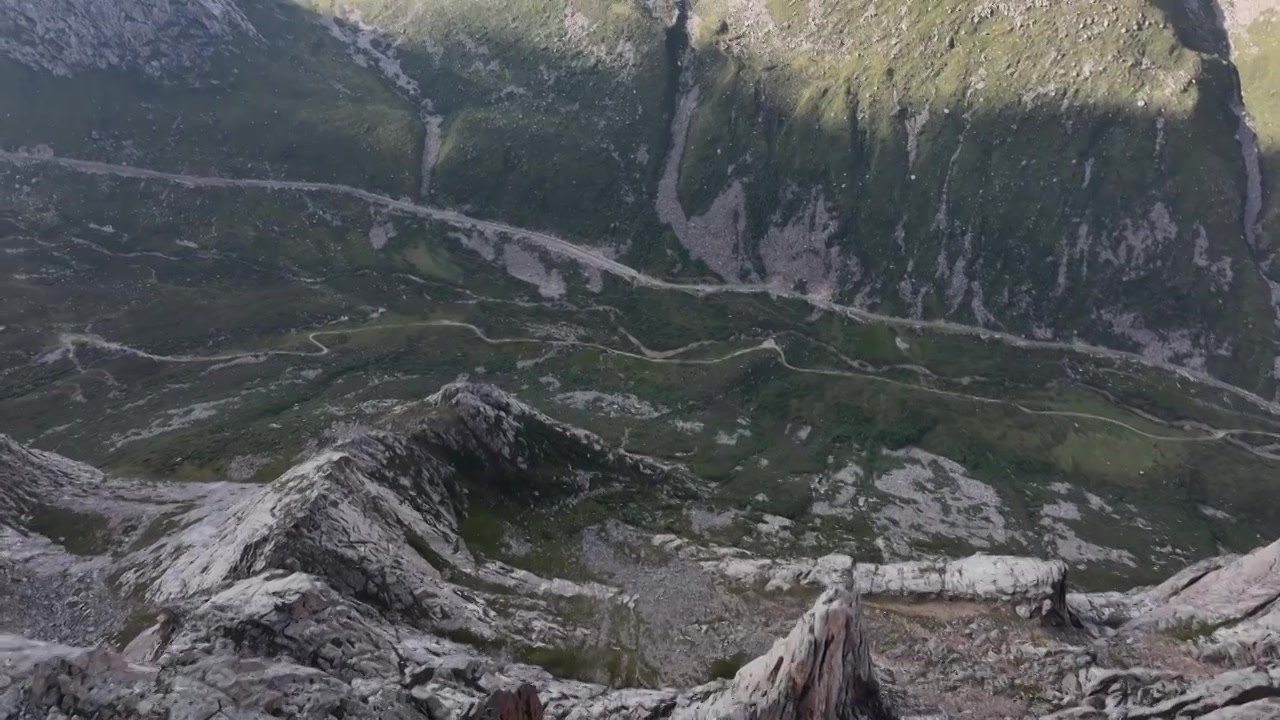 四川阿坝县莲宝叶则景区，自然山脉旅行航拍视频素材