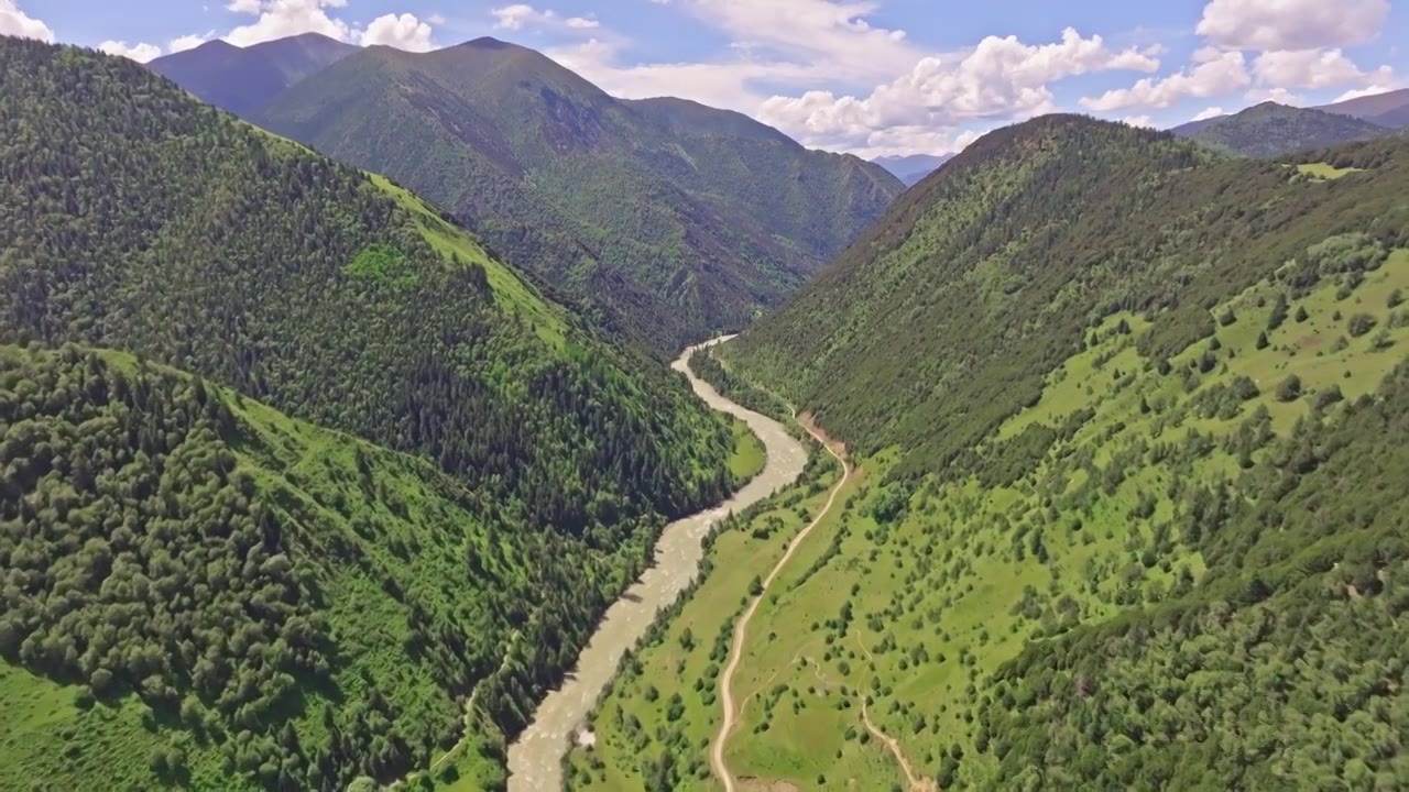 章纳村 山路 格聂南线视频素材