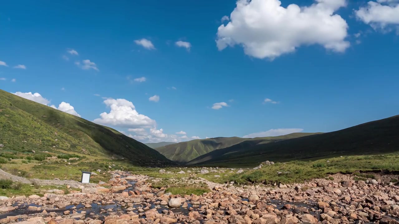 甘南川西高原山地蓝天白云延时视频素材