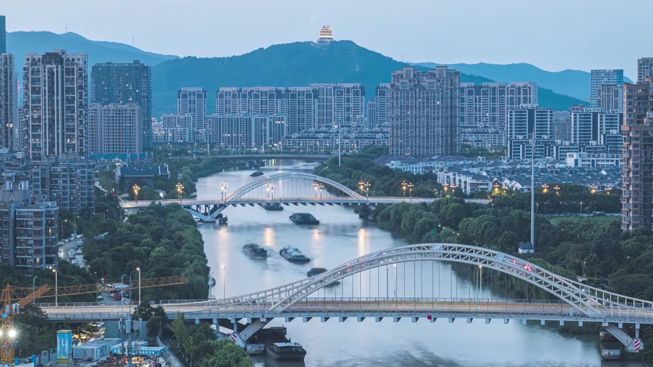 湖州城市风光 仁皇阁与三桥同框视频素材