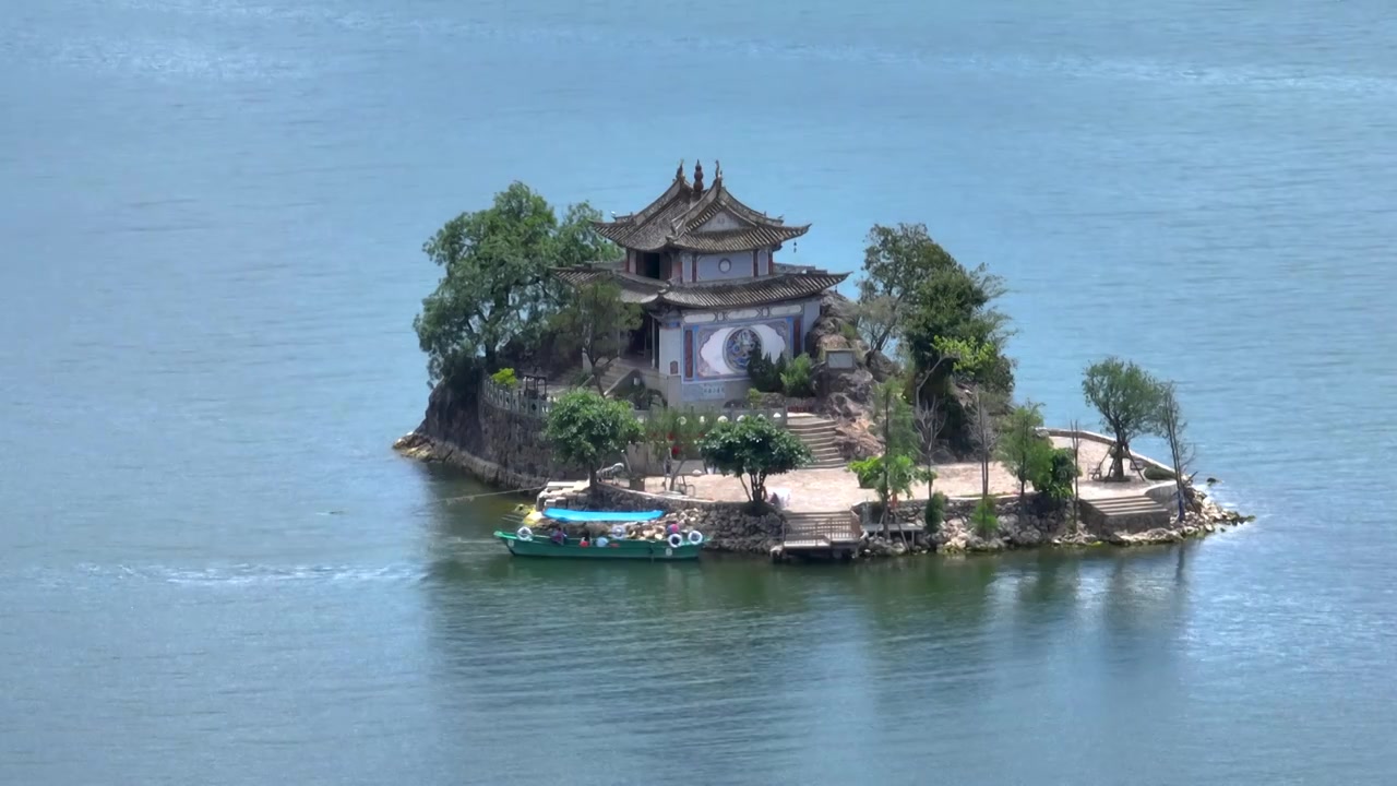 航拍云南旅游大理洱海小普陀岛视频素材