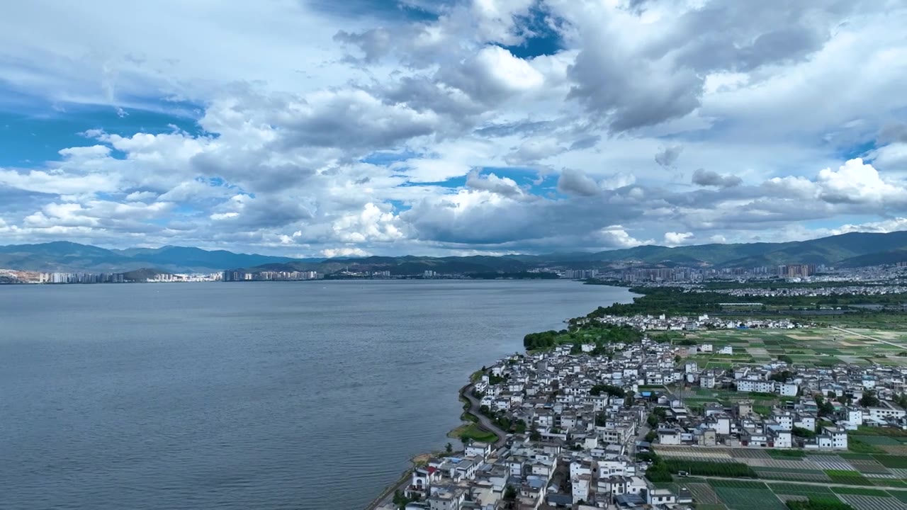 航拍云南旅游大理洱海湖景视频素材