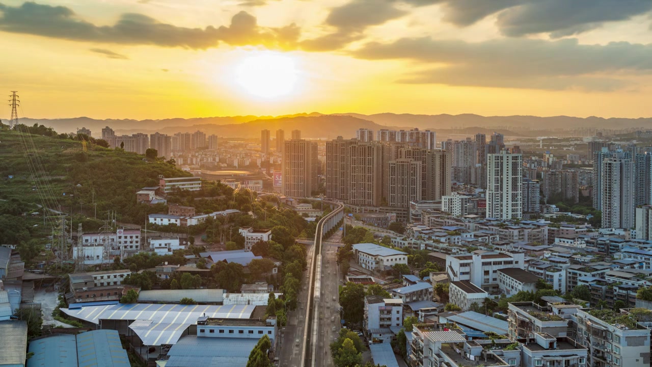 日落下的重庆鱼洞轻轨延迟都市风光视频素材画面4